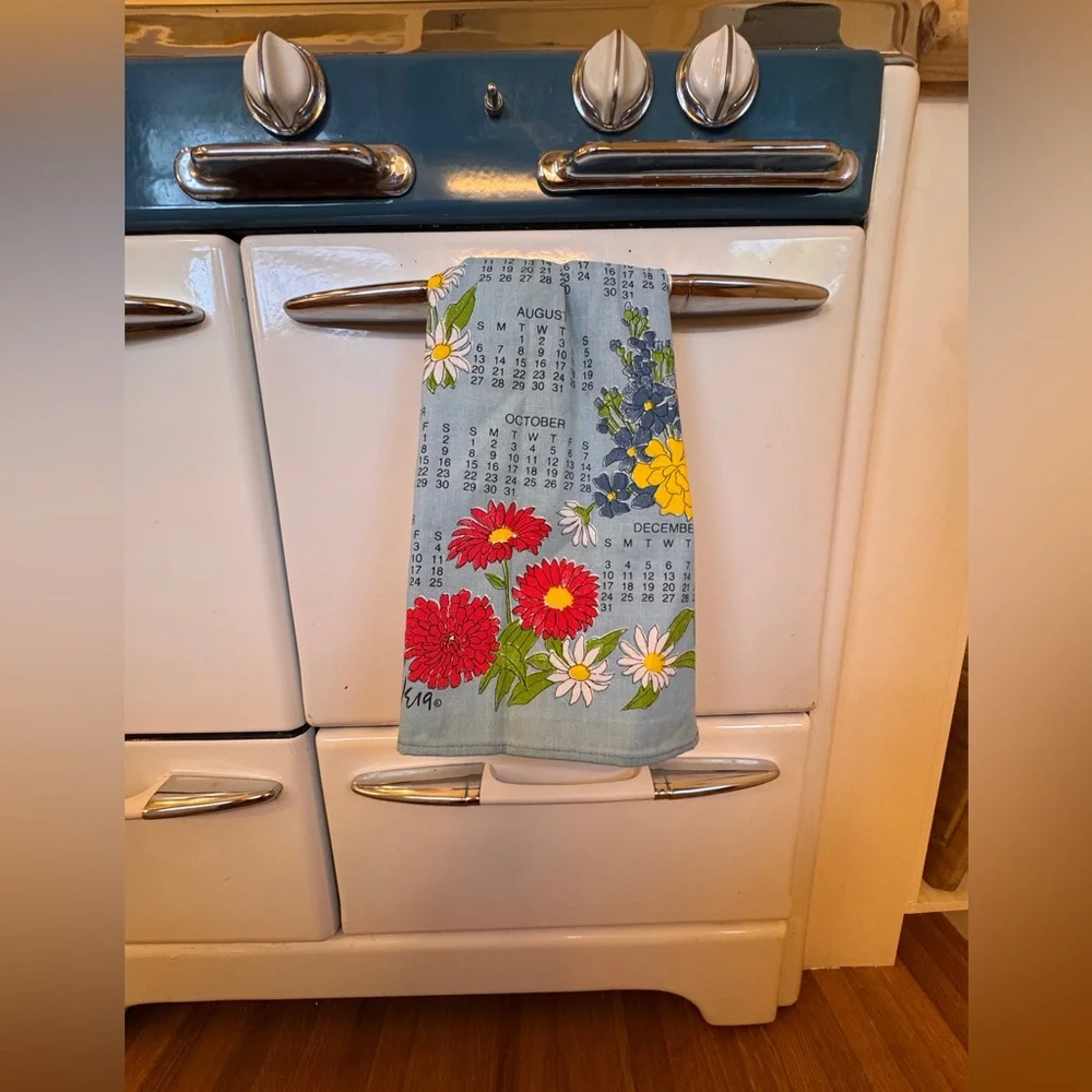 1978 Vintage Vera Floral Calendar Tea Towel Set - Picture 3 of 8